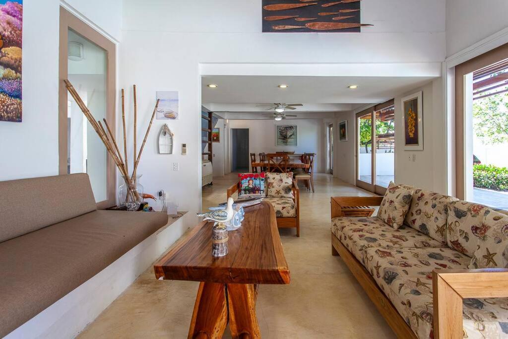 Dhozt Marlinda House. Colombia Villa *